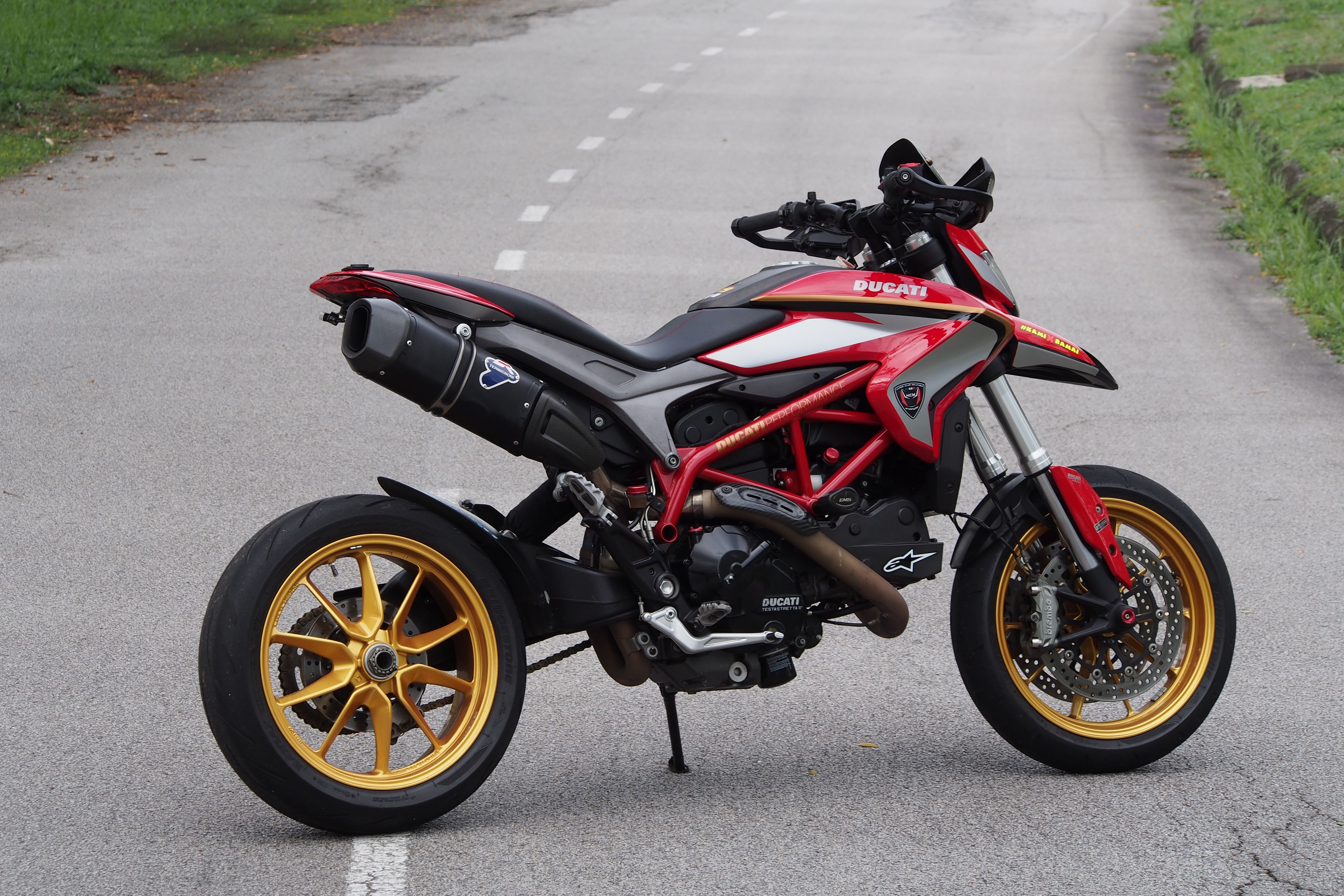 Bán lại xe Ducati Hypermotard 821 Những điều cần biết để chọn lựa phù hợp